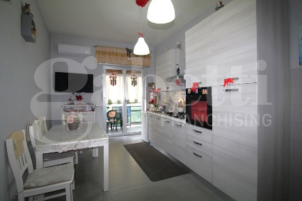 Foto Appartamento in Via Pecchia 175, Arzano di 80 m² con 2 locali