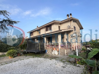 Foto Villa unifamiliare in Via Orzinuovi 18, Roma Valle Muricana di 188 m²