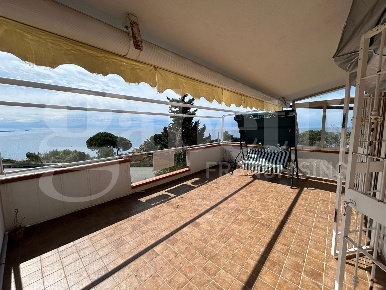 Foto Appartamento in Strada Statale 0, Scalea di 75 m² con 3 locali