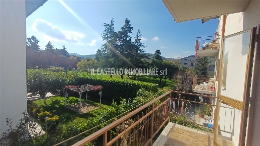 Foto Appartamento a Sarteano di 91 m² con 6 locali in vendita