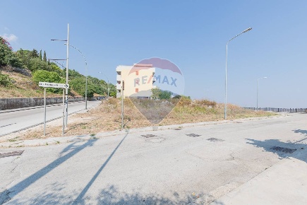 Foto Terreno residenziale in via Gorizia snc, Melilli Centro di 1124 m²