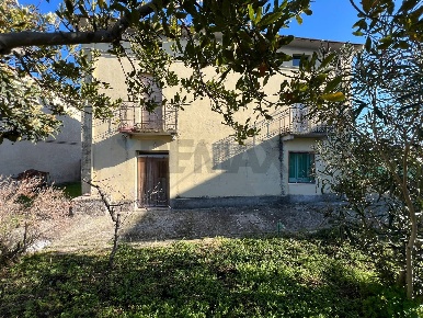 Foto Rustico in Via San Silvestro 92, Fossacesia Scorciosa di 361 m²