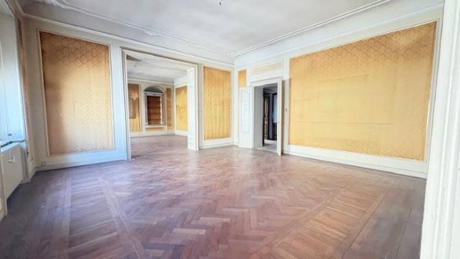 Foto Casa indipendente a Mantova Centro di 1560 m² con 20 locali in vendita
