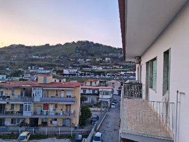 Foto Appartamento in Via Raffaele Ruggiero, Napoli Agnano di 90 m²