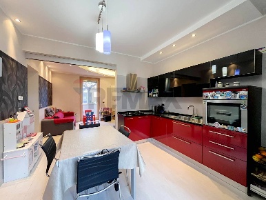 Foto Appartamento in Via Roma 38, Arielli Centro di 83 m² con 4 locali