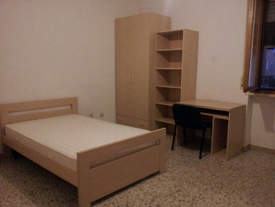 Foto Stanza in Via Raffaello Sanzio 25, Pisa CEP di 20 m² con 1 locali