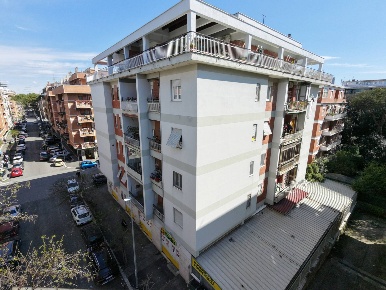 Foto Appartamento in Via Ludovico De Filippi, Roma Ostia Levante di 106 m²