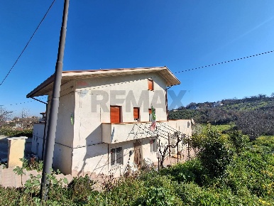 Foto Casa indipendente in Via Ciommi 32, Castel Frentano Colle Cerase