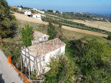Foto Casa indipendente in C.da Follani, Lanciano Centro di 250 m²