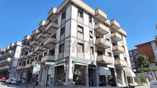 Foto Ufficio a Ancona Borgo Rodi di 83 m² con 3 locali in affitto