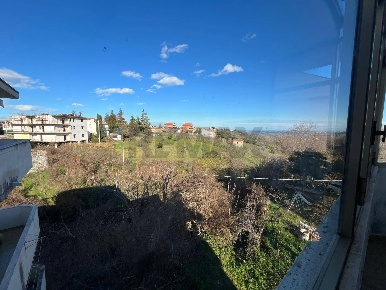 Foto Appartamento in Via Ortonese 70, Orsogna Centro di 90 m² con 5 locali