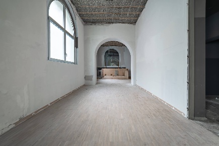 Foto Attività commerciale in Via Tito Speri 2, Milano di 500 m² in affitto
