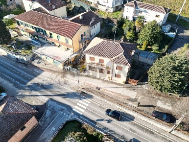 Foto Casa indipendente in Via I. Banfi 29, Vidor Centro di 343 m²