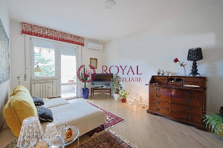 Foto Appartamento in Via Del Vigna, Livorno Sorgenti di 100 m² con 5 locali