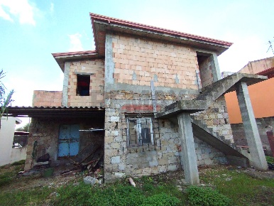 Foto Rustico a Tratalias di 300 m² con 10 locali in vendita