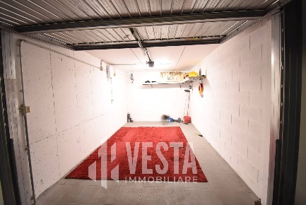 Foto Posti auto in Via Ponte, Paderno d'Adda Centro di 17 m² con 1 locali