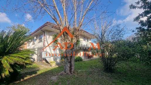 Foto Villa unifamiliare in Via san Marco, Pisa San Marco di 180 m²