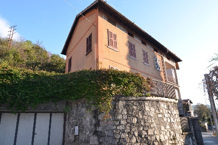 Foto Casa indipendente in VIA NOVAREDO 12, Bellano Centro di 330 m²