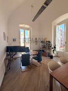 Foto Ufficio a Bari Murat di 30 m² con 1 locali in affitto