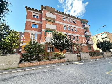 Foto Appartamento in Via Galileo Galilei, Casalecchio di Reno di 80 m²