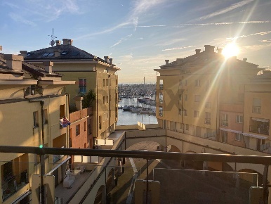 Foto Appartamento in Via Luigi Cibrario 49, Genova di 71 m² con 2 locali