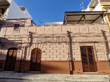 Foto Casa indipendente in Via Giuseppe Pitrè 82, Terrasini Centro di 140 m²
