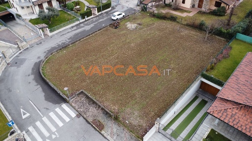 Foto Terreno edificabile in VIA FALCONE, Calcinate di 735 m² in vendita