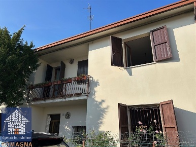 Foto Casa indipendente a Russi Godo di 300 m² con 10 locali in vendita