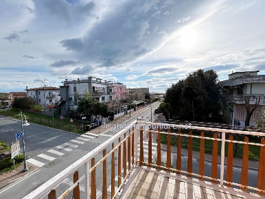 Foto Appartamento a Rosignano Marittimo Vada di 108 m² con 5 locali