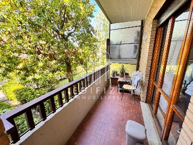 Foto Appartamento a Massa Marina di Massa Centro di 85 m² con 5 locali