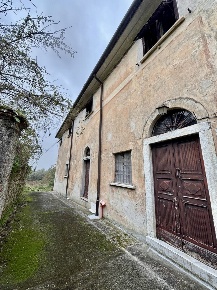 Foto Villa unifamiliare a Castelnuovo Magra di 881 m² con 30 locali