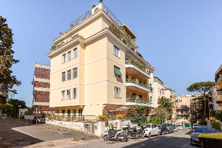 Foto Appartamento in Via Cavalier D'arpino 5, Roma Parioli di 130 m²