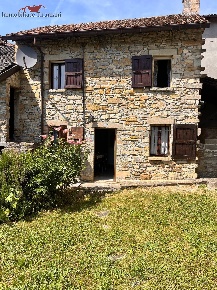 Foto Case semi ndipendenti in Settesorelle, Vernasca Dadomo di 61 m²