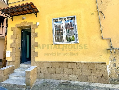 Foto Appartamento in ZONA VIA POMERIO, Capua Centro di 76 m² con 3 locali