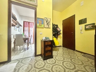 Foto Appartamento a Carrara Marina di Carrara di 101 m² con 5 locali