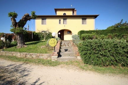 Foto Appartamento a Reggello di 90 m² con 4 locali in vendita