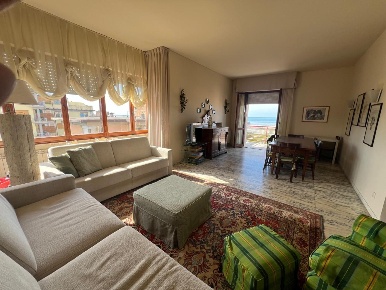 Foto Attico a Viareggio Città Giardino di 130 m² con 5 locali in vendita