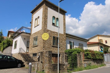 Foto Casa indipendente a Reggello Centro di 120 m² con 5 locali in vendita