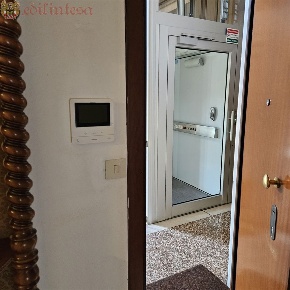 Foto Appartamento in Via Vittorio Veneto, Macherio di 85 m² con 2 locali