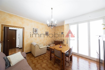 Foto Appartamento in via Manin, Brugherio Centro di 105 m² con 4 locali