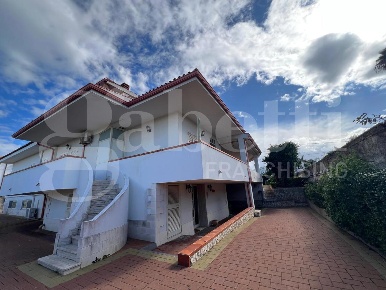 Foto Villa unifamiliare in Via lido sacramento 1, Siracusa di 610 m²