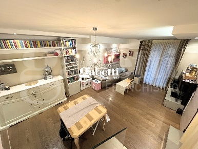 Foto Appartamento a Rimini Sant'Aquilina di 100 m² con 4 locali in vendita
