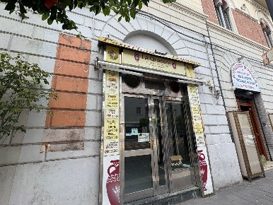 Foto Negozio in Via Tommaso Cannizzaro 49, Messina San Martino di 100 m²