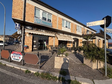Foto Bar in Via Narni 5, Terni Polymer - Collescipoli di 120 m² in vendita