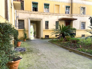 Foto Magazzino in Carlo Poma, Roma Mazzini - Delle Vittorie di 10 m²