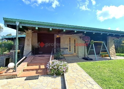 Foto Villa singola in Via Siracusa 90, Aprilia Semicentro di 117 m²