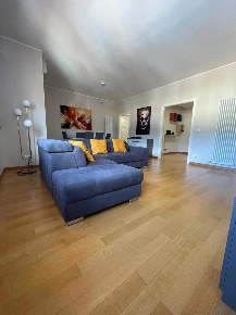 Foto Appartamento in Via Ippolito Nievo 15/A, Cascina Centro di 135 m²