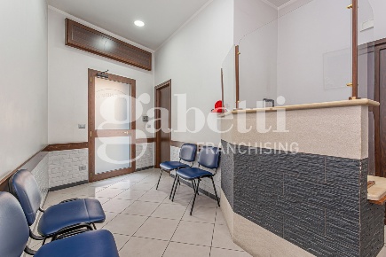 Foto Negozio in Vittorio Emanuele, Marano di Napoli Centro di 36 m²