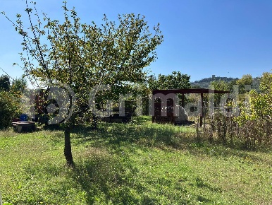 Foto Terreno agricolo in dei prati fioriti, Magione di 2600 m² in vendita