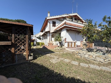 Foto Appartamento in Via ELIO LUCCI 26, Cerveteri Centro di 87 m²